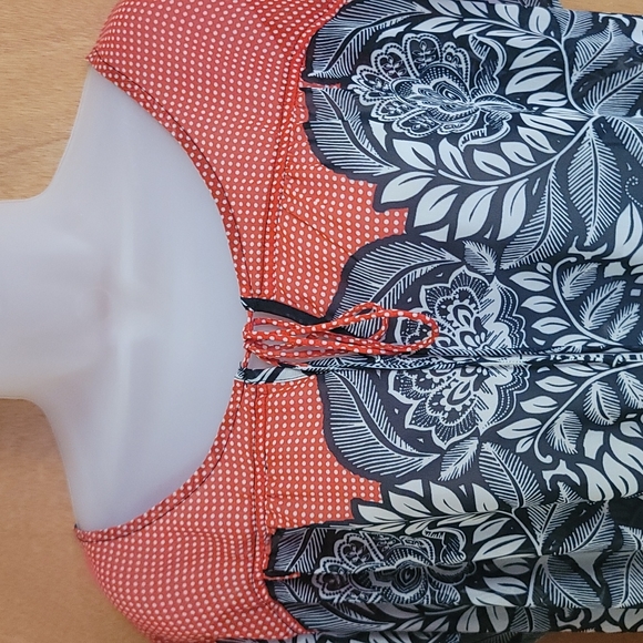 Ladie's blouse - Picture 2 of 3